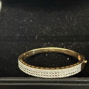Elegant 14Kt Gold and Diamond Women's Bangle Bracelet